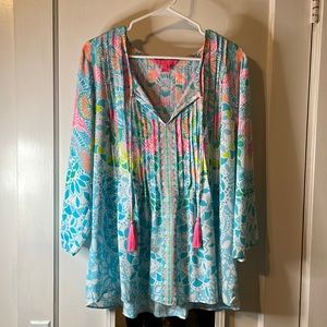 Very Flattering Lily Pulitzer Top - size XL